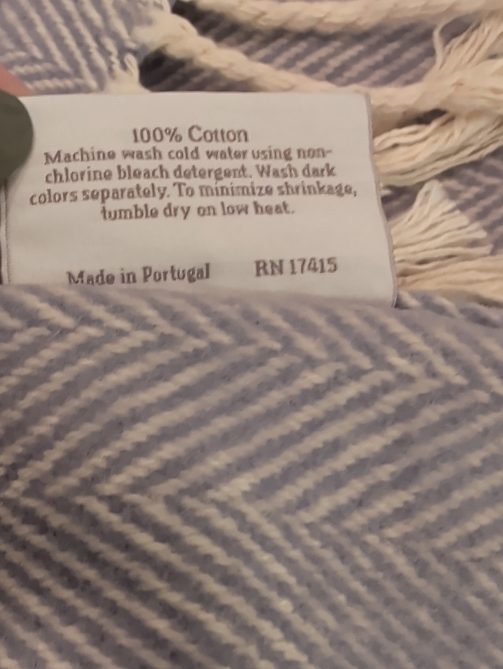 Sferra Throw.. Made in Portugal - Picture 6 of 6